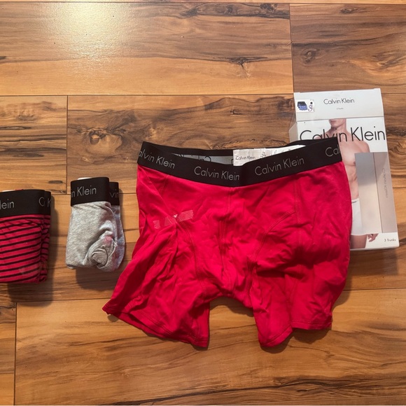 3 Pack Calvin Klein Black and Red Trunks NWT - Picture 1 of 5